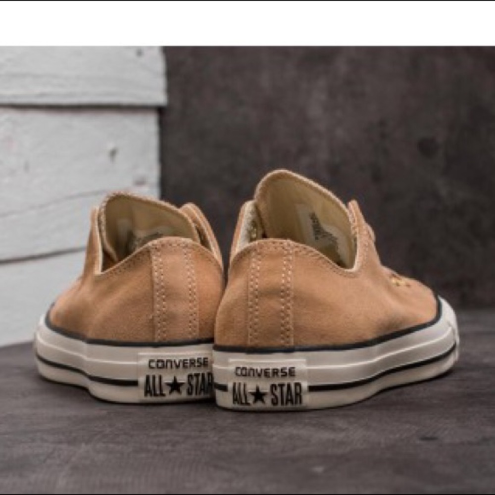 Converse women’s shoes size 8 low tops - Picture 2 of 6